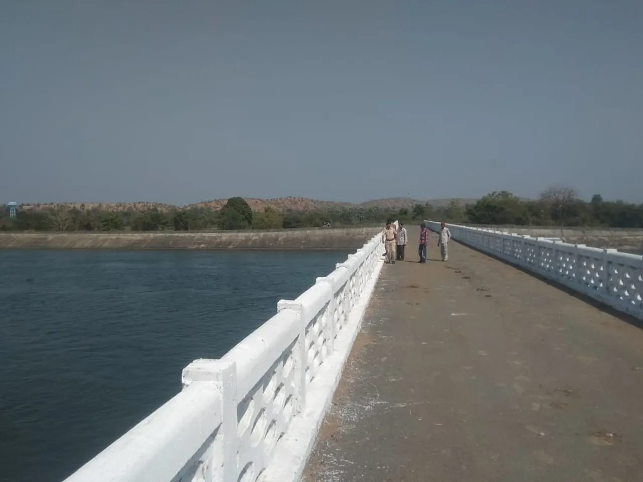 Vadodara youth committed suicide by jumping inside Narmada canal near Trikampura village