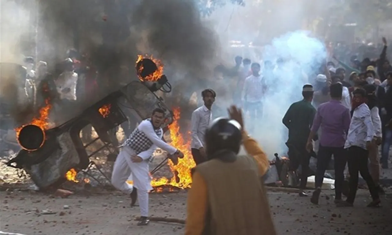 CAA violence: Delhi Police issue shoot-at-sight order as death toll reaches 17