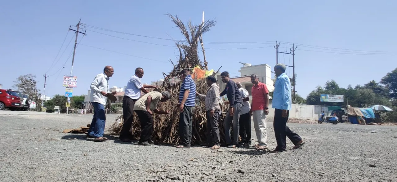 10 societies in Vadodara will burn the auspicious Holika pyre at single place