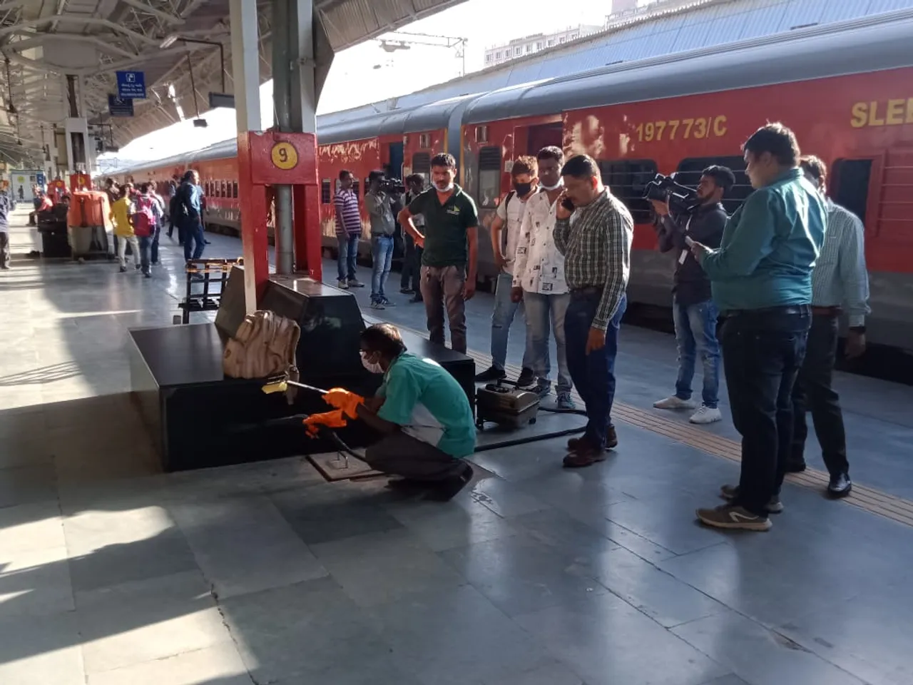 Screening facility started at Vadodara railway station for COVID 19