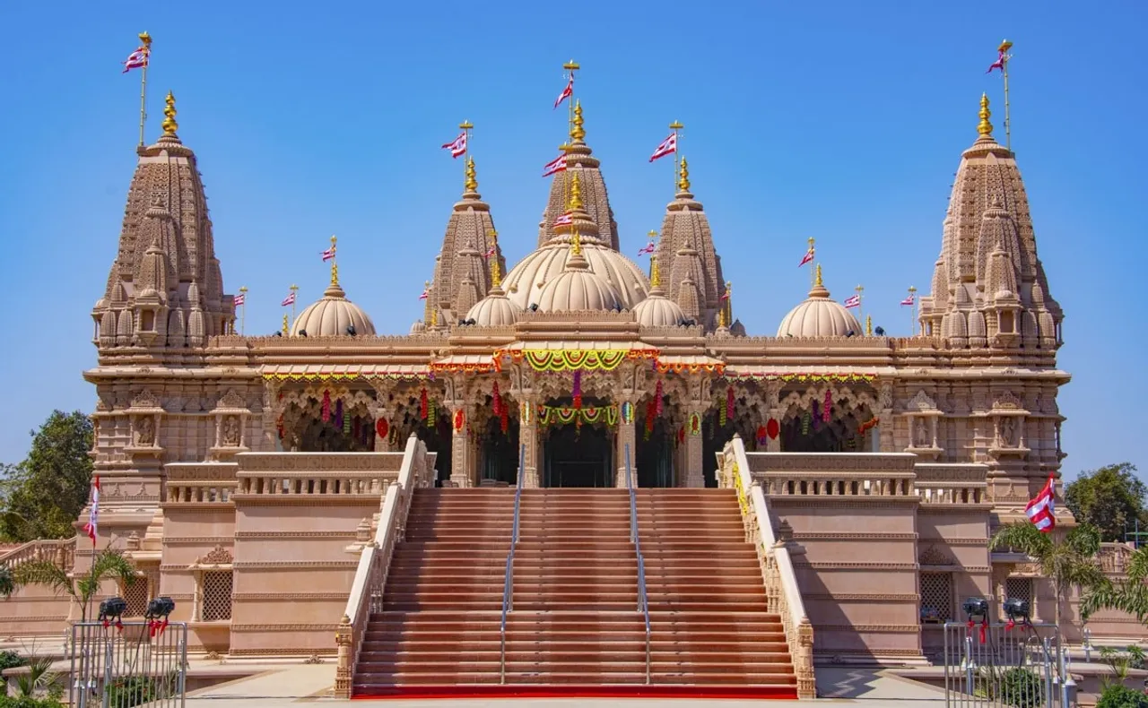 Amid virus outbreak, BAPS  Swaminarayan sect to close all its temples globally