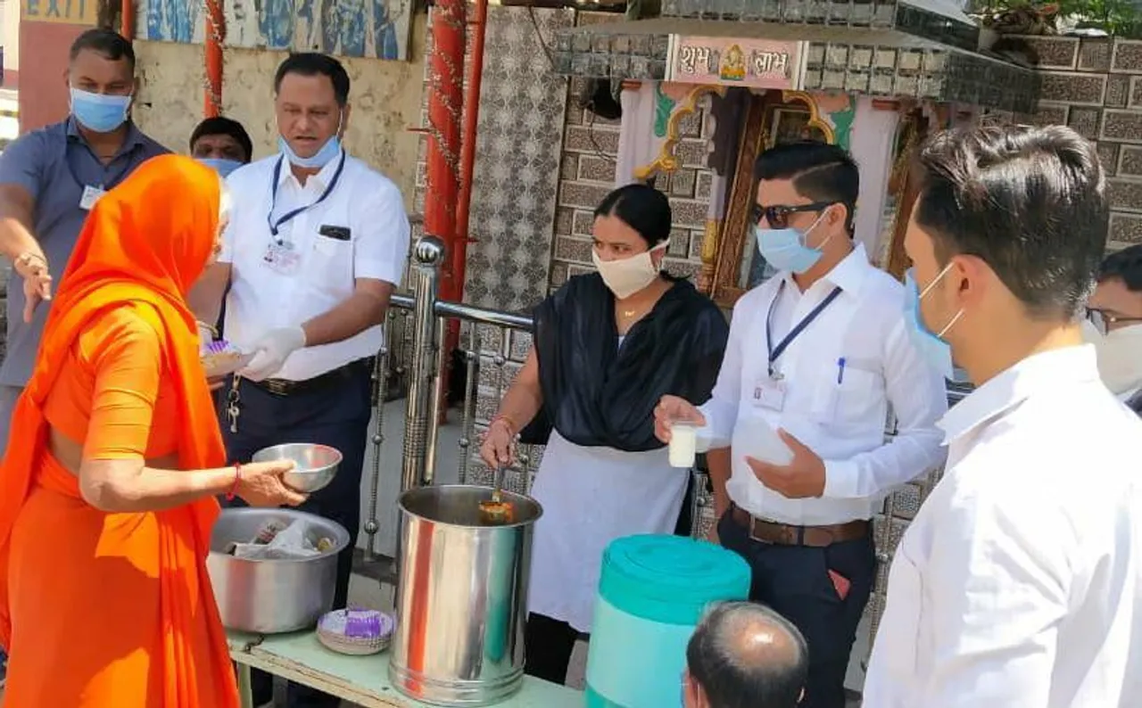 WR and IRCTC continue to serve needy persons during Coronavirus lockdown