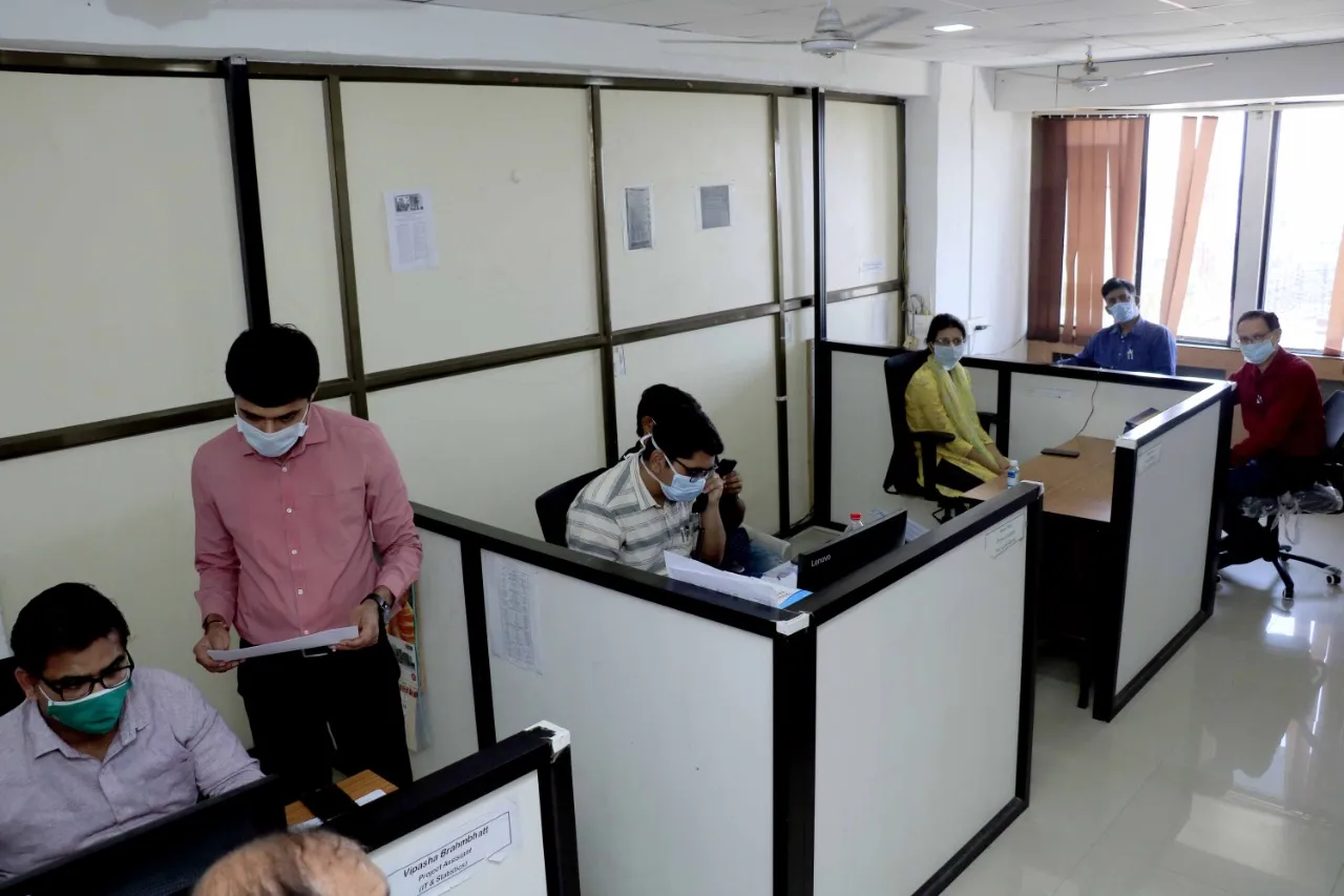 Corona helpline center for indoor home and institutional quarantine individuals launched in Vadodara