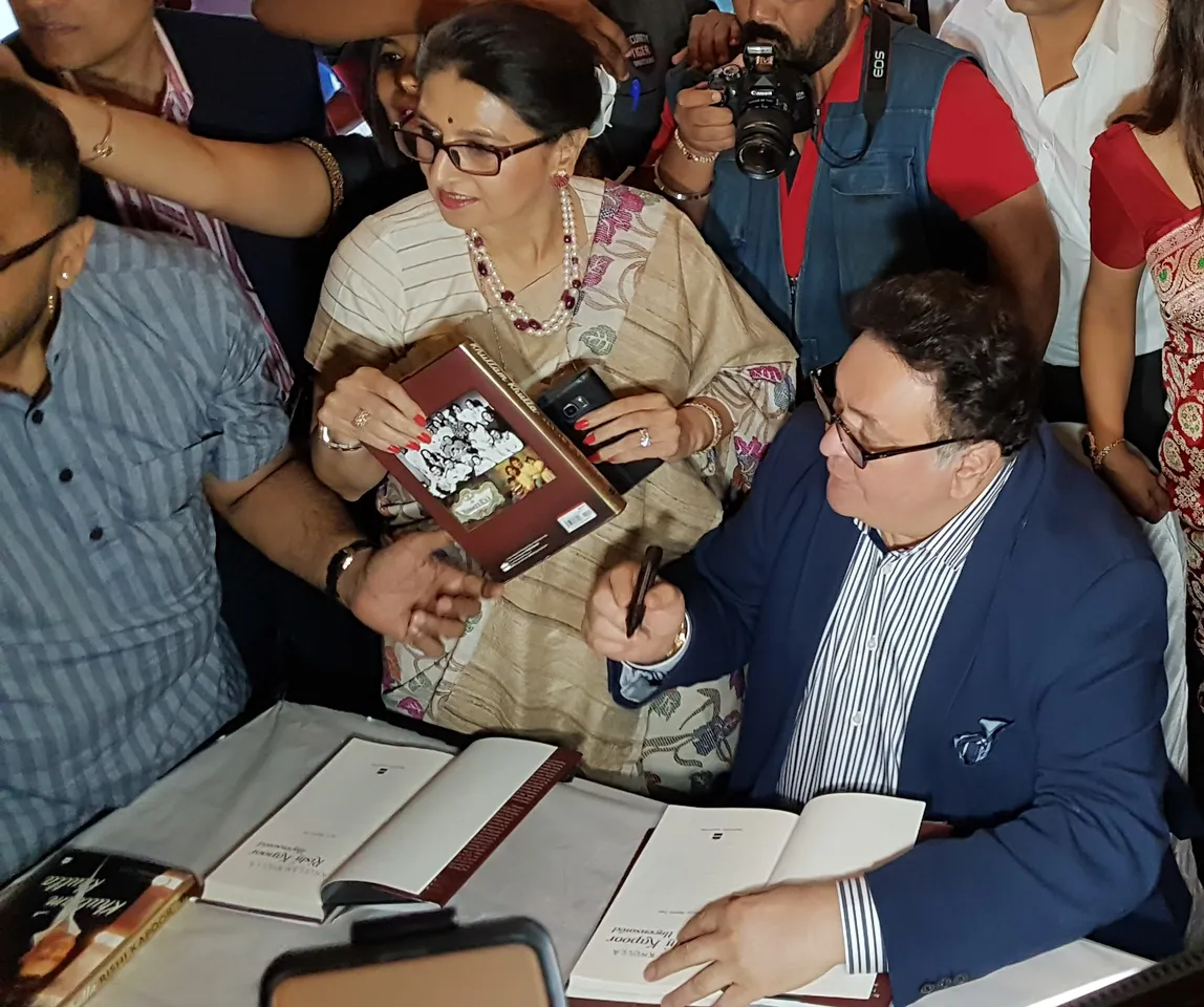 Rishi Kapoor spread his charm on his visit to Vadodara