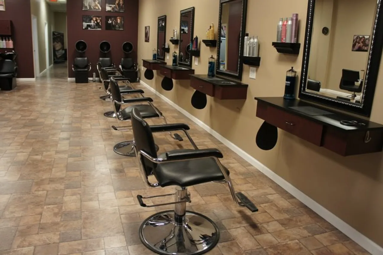 Vadodara police arrested hair cutting saloon owner for violation of lockdown orders