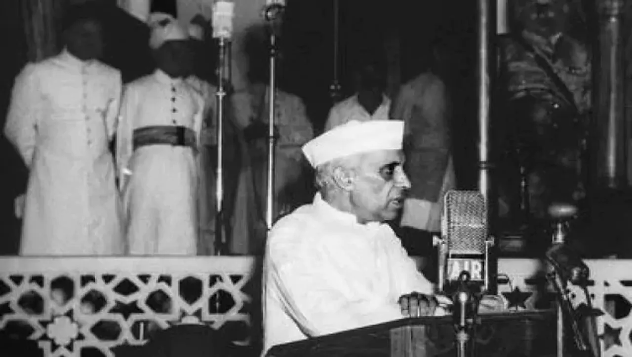 Jawaharlal Nehru 56th death anniversary: Narendra Modi, Arvind Kejriwal pay tributes to first PM