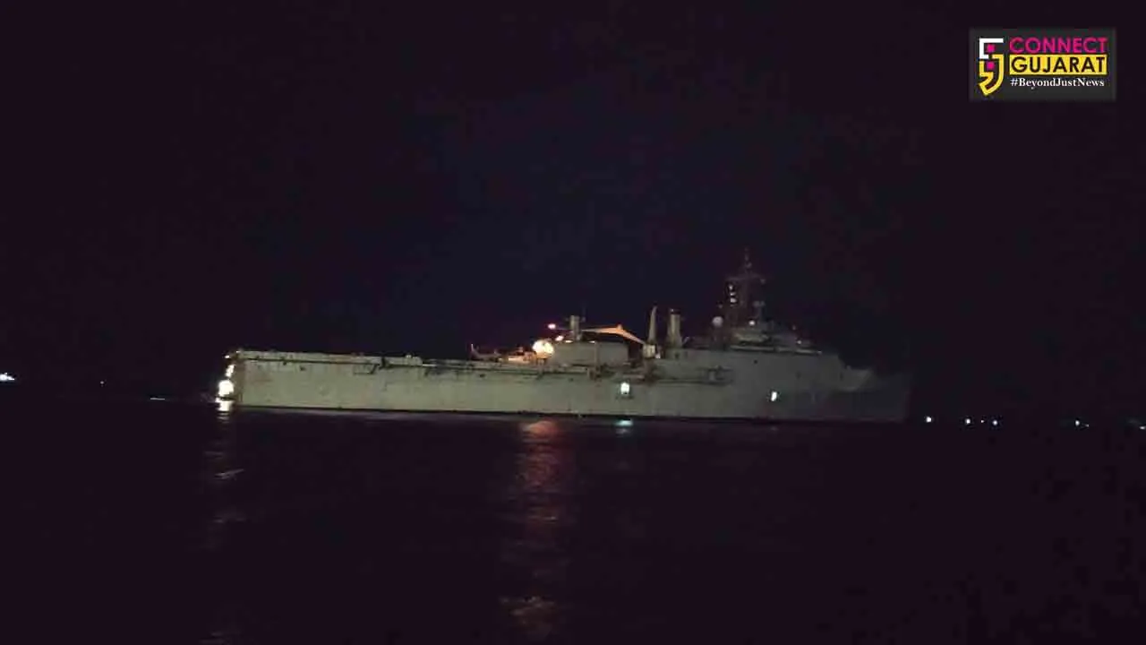 Indian Naval Ships joined INS Jalashwa on way back from Maldive
