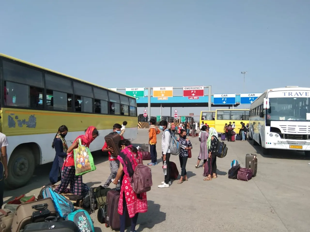 Sleepless till early morning Vadodara District administration send 300 students to Nandurbar