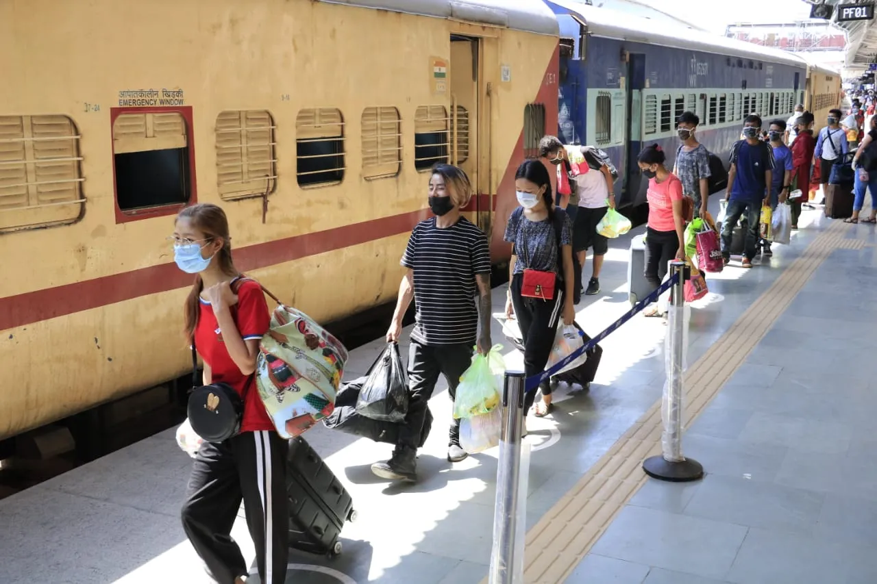 1211 North East people living in 16 districts of Gujarat left for their home state