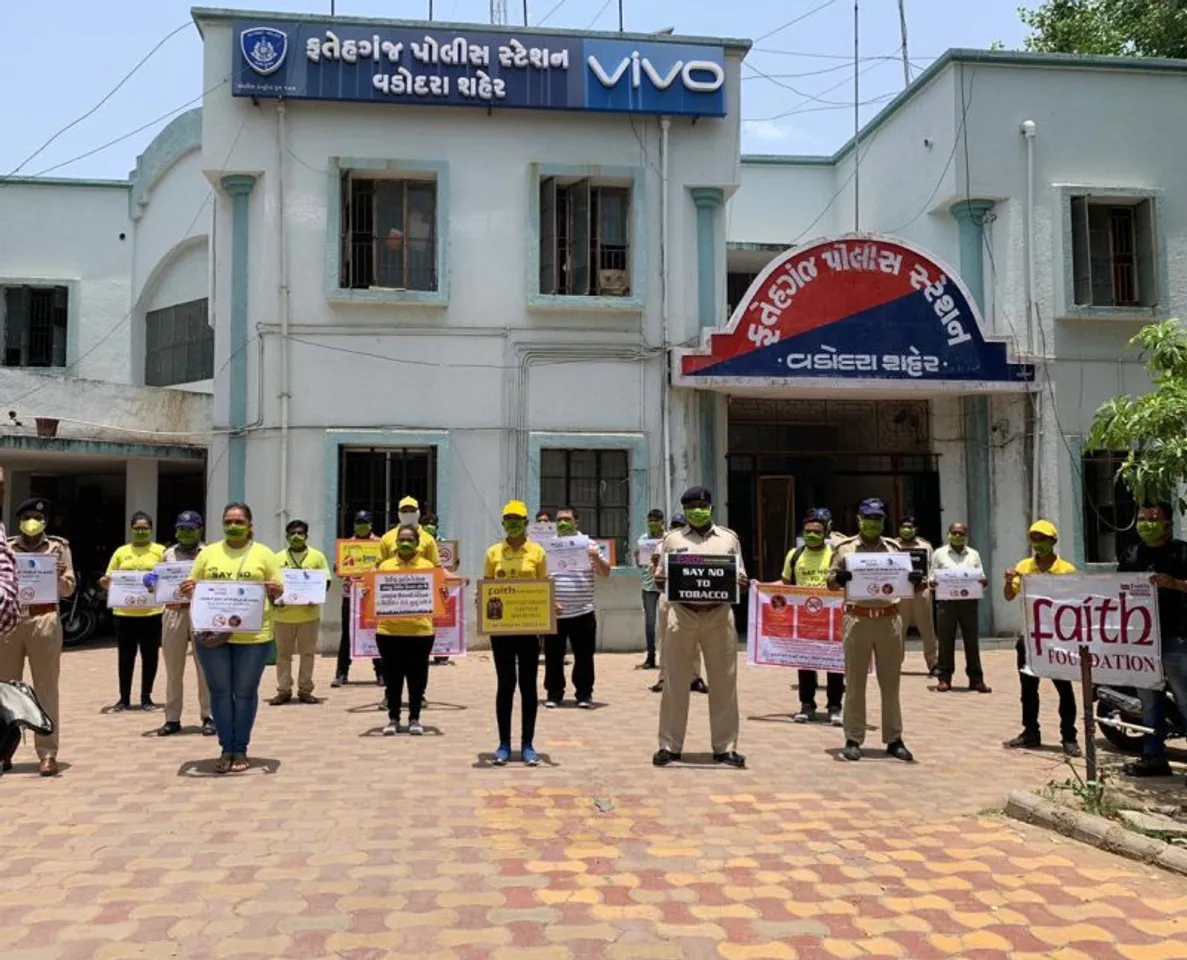 On World no tobacco day Faith foundation distributed face masks Vadodara police