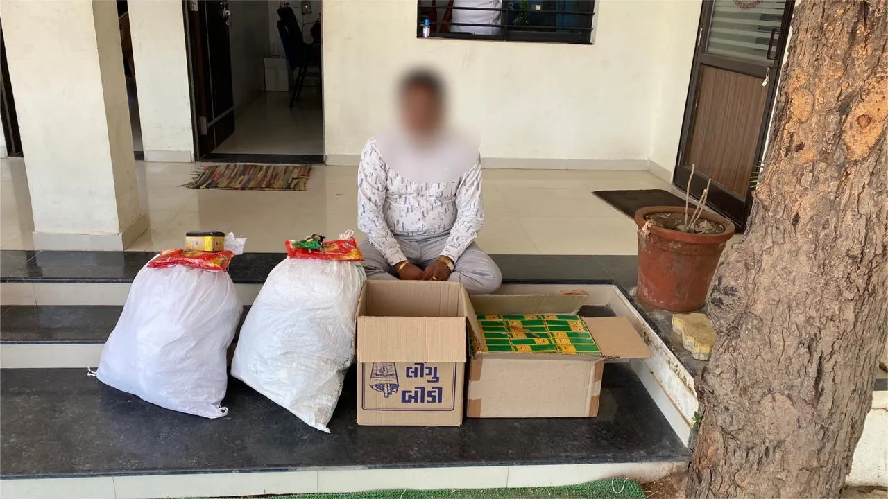 Vadodara police arrested two for selling pan masala under lockdown