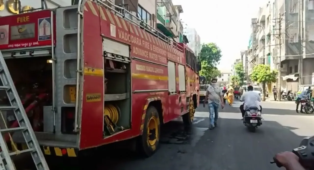 Fire reported in Shree Mukt Jewellers showroom in busy Mandvi area of Vadodara