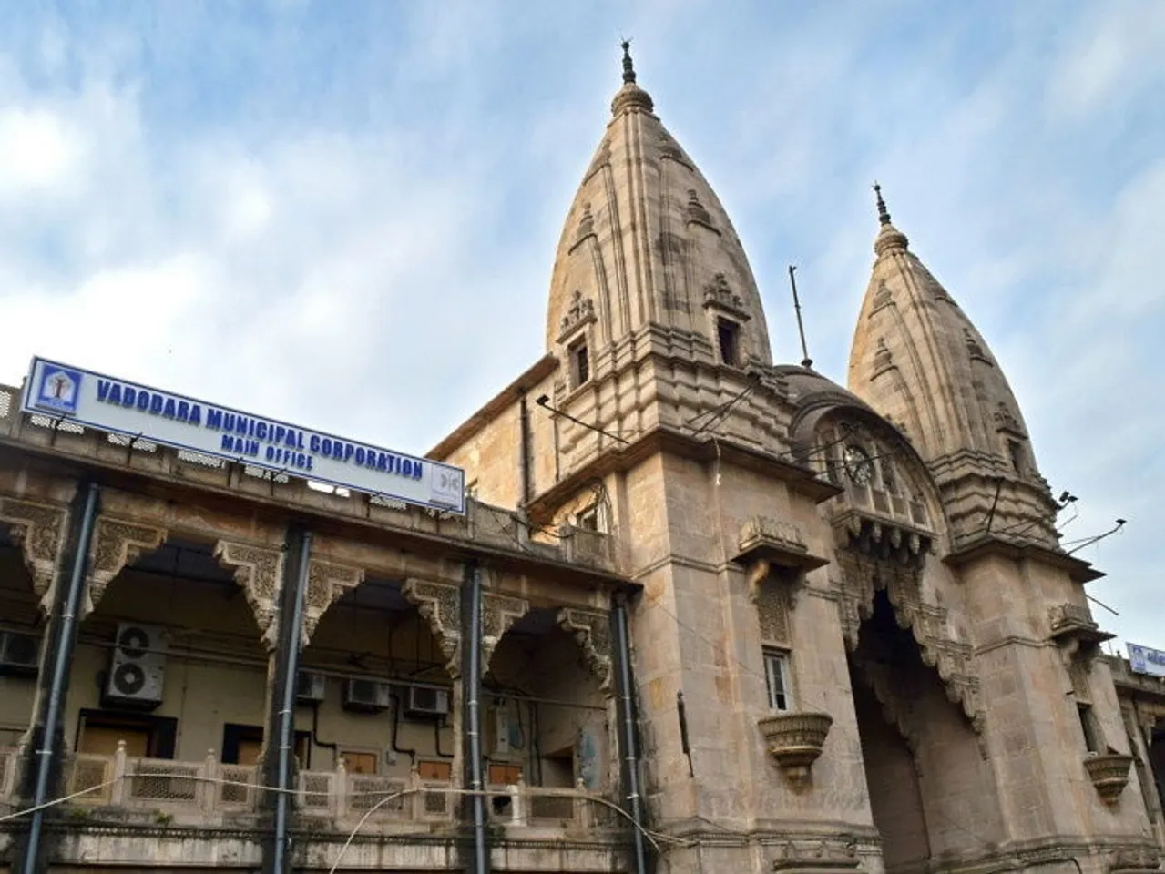 Vadodara Municipal Commissioner Nalin Upadhyay issued notification for food sellers
