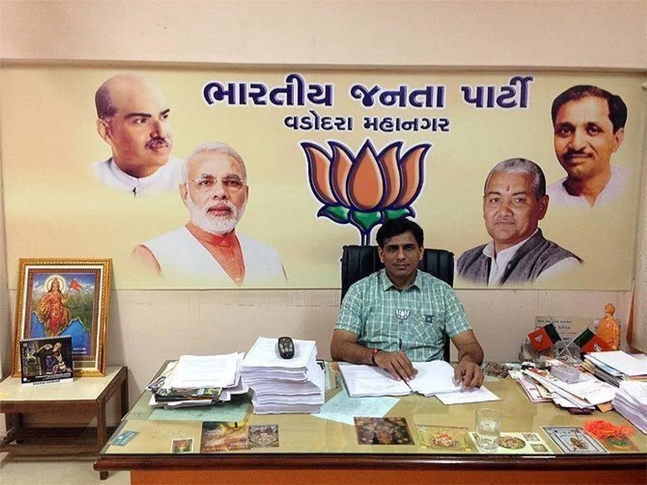 Former Vadodara Mayor Bharat Dangar passed 10th board Hindi exam with 68% marks