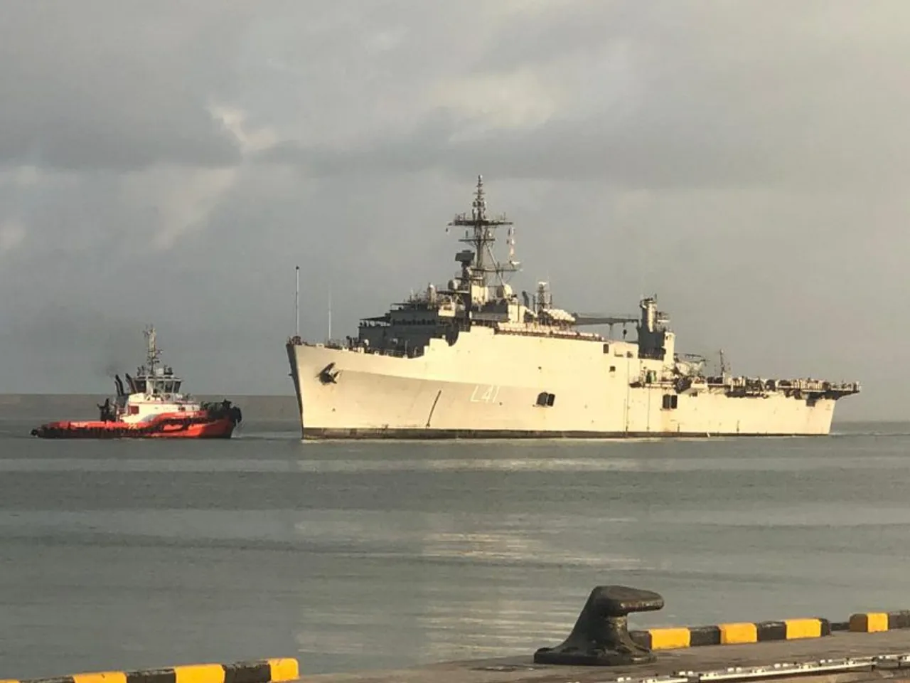 INS Jalashwa arrived Sri Lanka to bring back Indian citizens