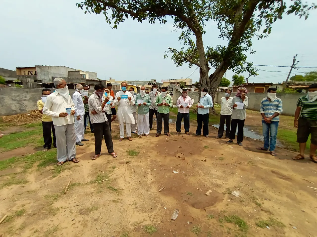 Banks refusal to give interest free crop loans sparked outrage in farmers of Vadodara district