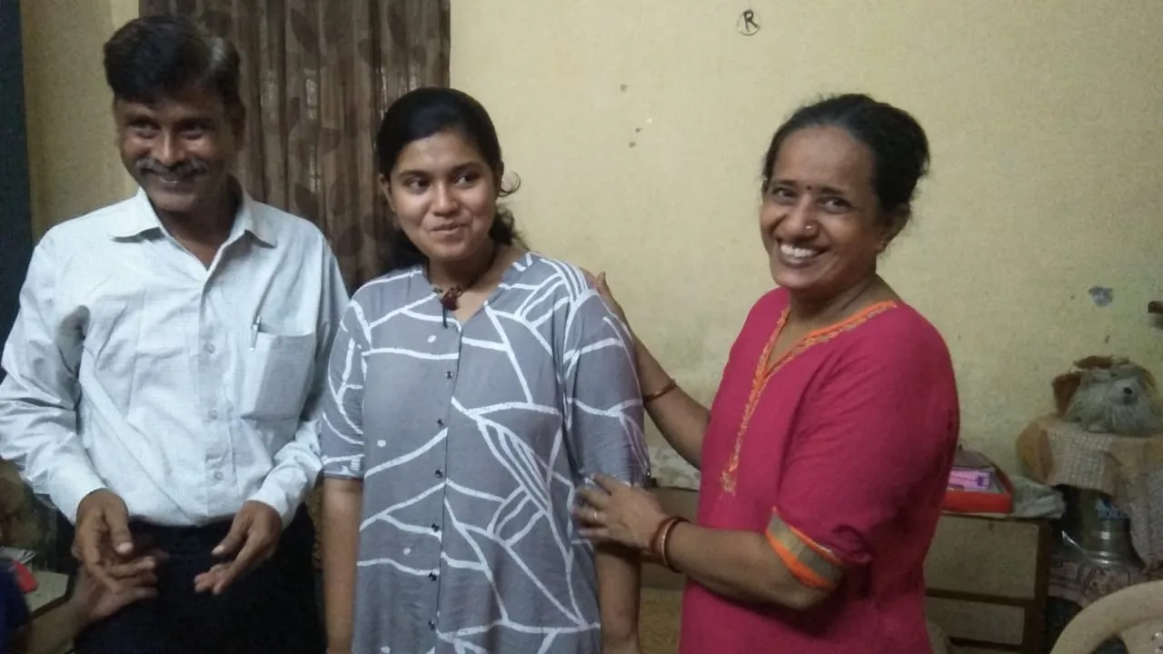 Aditi Jabak from Vadodara stood first in Gujarat in 12th board exams