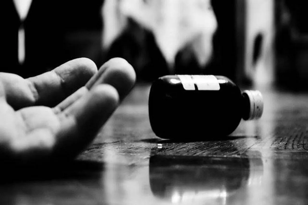 Married couple having love affair committed suicide near Vadodara