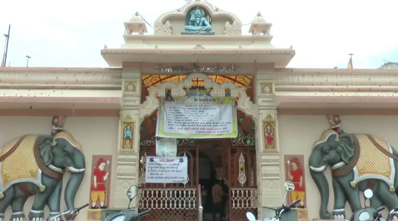 Vadodara artists created 3D paintings on the tomb of famous Runmukteshwar temple