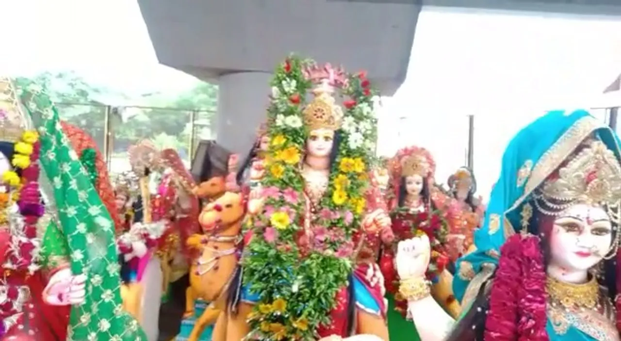 Clashes reported between devotees and police for immersion of Dashama idols in Vadodara