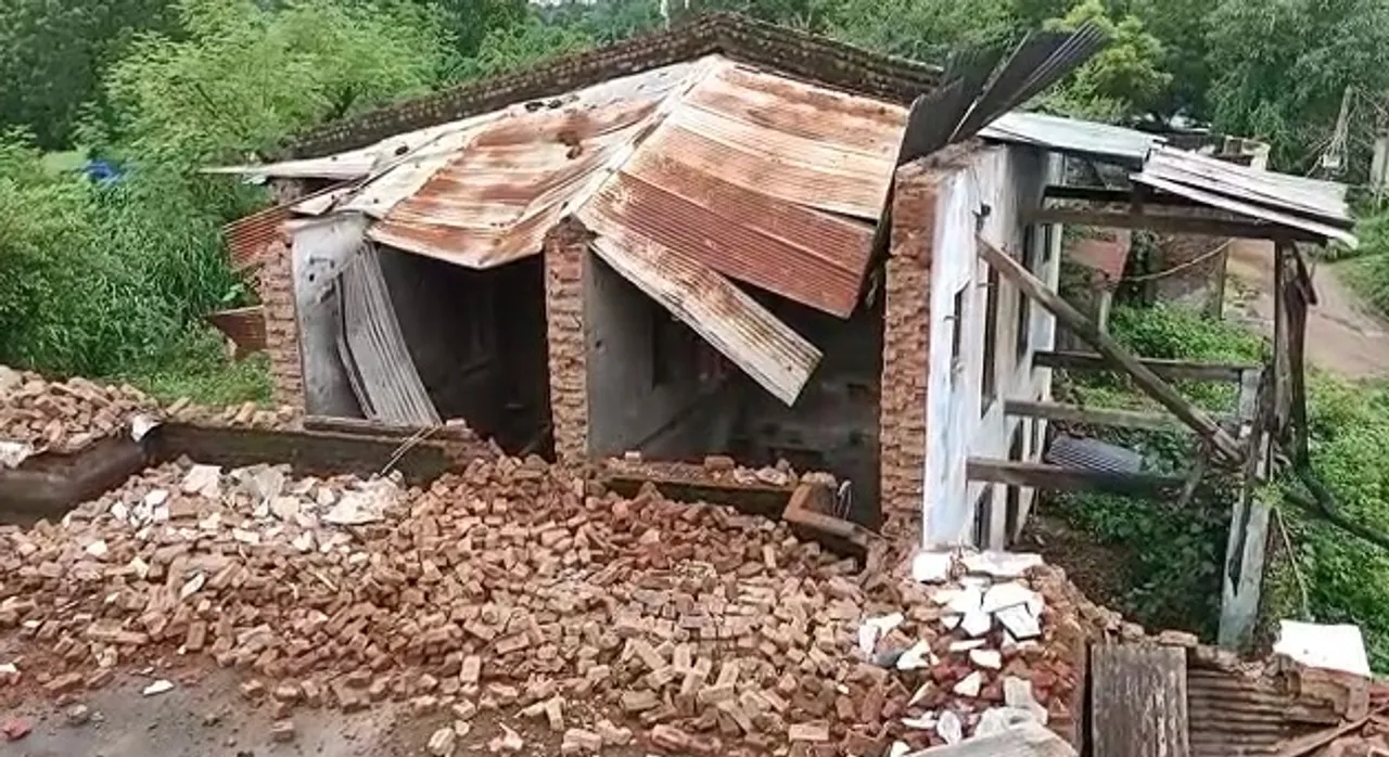 Two women injured after house wall collapse in Padra