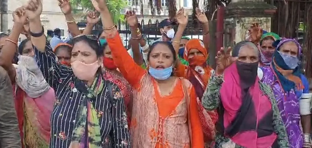 Residents of Brahmanagar and Sitaram nagar in Vadodara demand water and drainage facilities