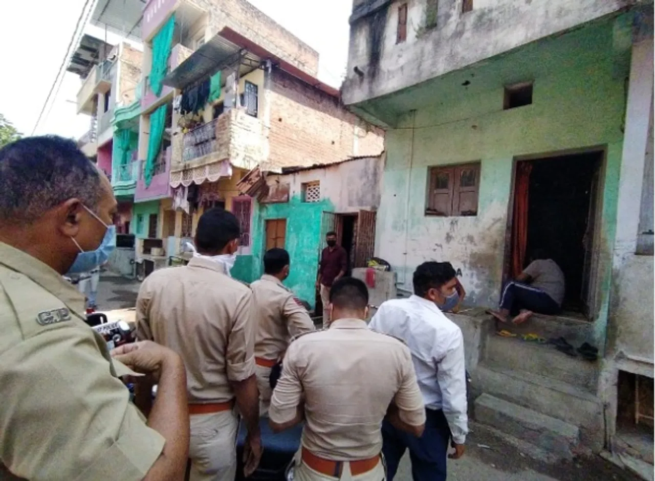 Vadodara Police caught illegal slaughterhouse running inside a house in Akota area