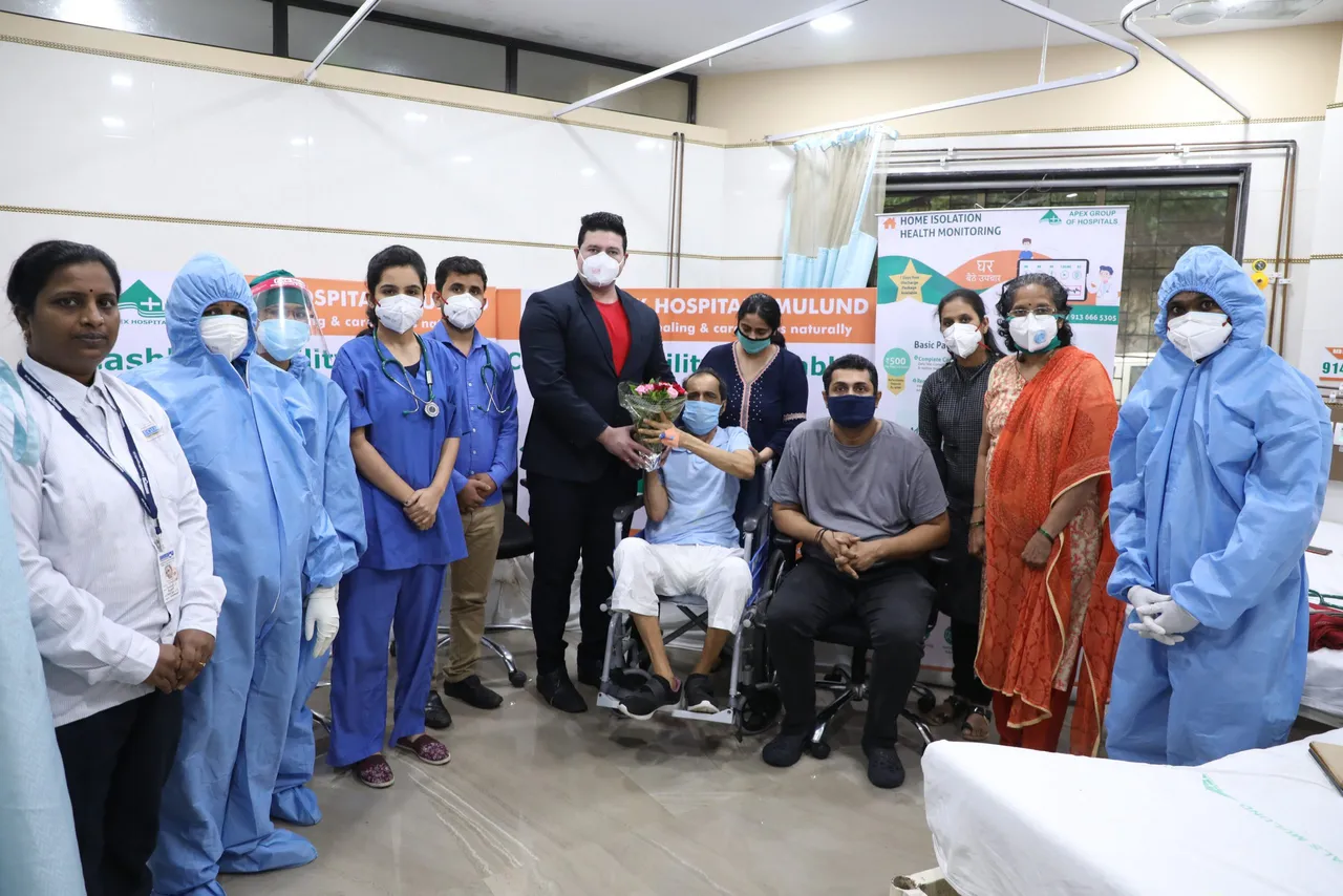 71 year old Corona positive patient with  kidney transplant recovers in Apex Hospital Mumbai
