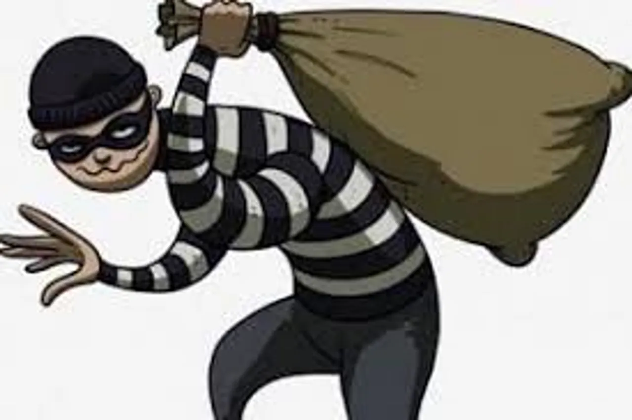 Unidentified bikers robbed trader with bag filled with cash in Vadodara