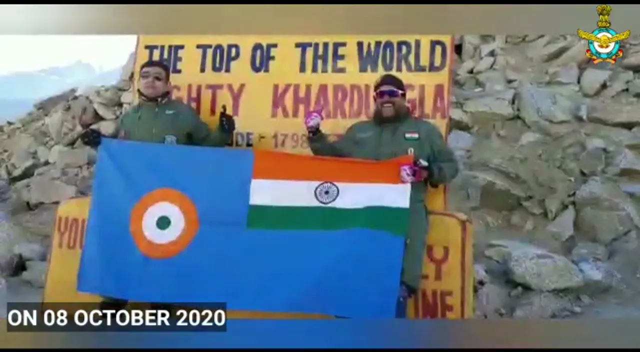 Skydive landing by IAF at Khardungla Pass at Leh