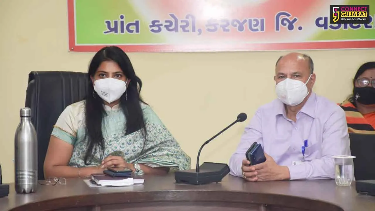 DEO visit Karjan to ensure arrangements for safe dispatch of polling teams and materials