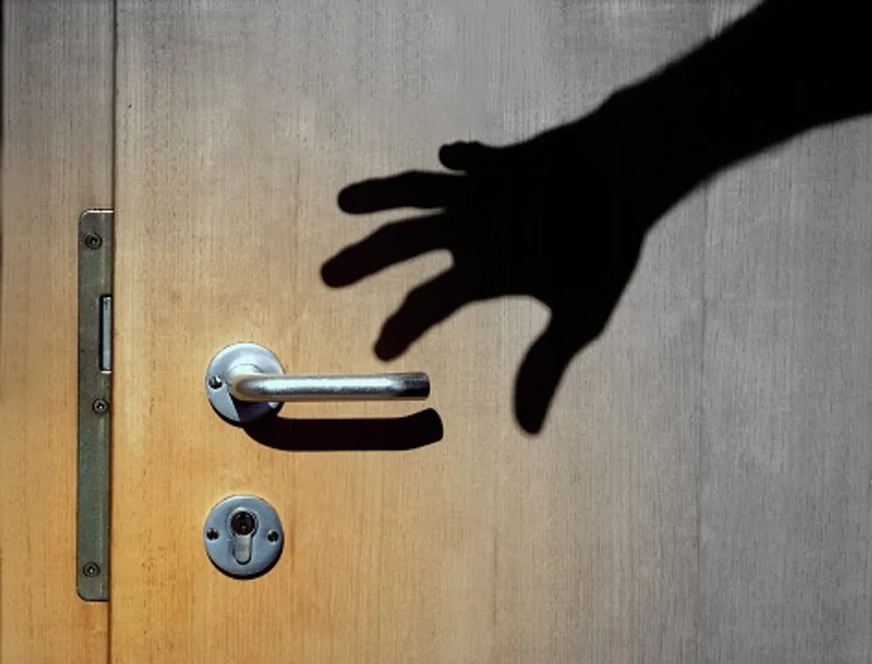 Thieves steal gold and silver jewellery from closed house of trader who went to Rajasthan to celebrate Diwali