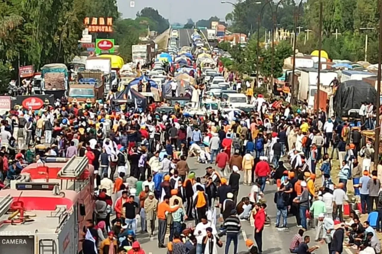 Farmers’ protest leads to closure of key route on Noida-Delhi border