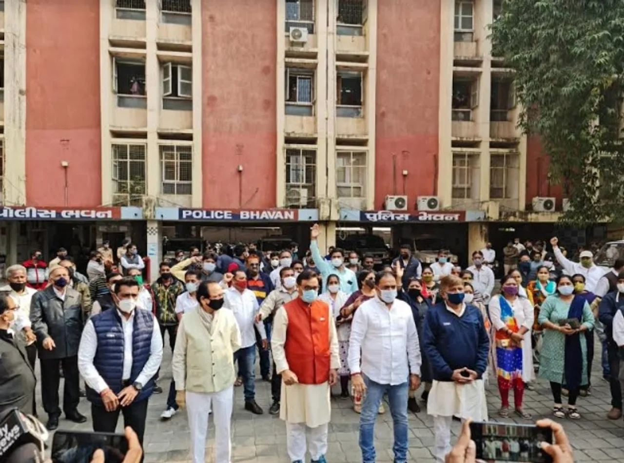 Vadodara Congress gives memorandum to police commissioner