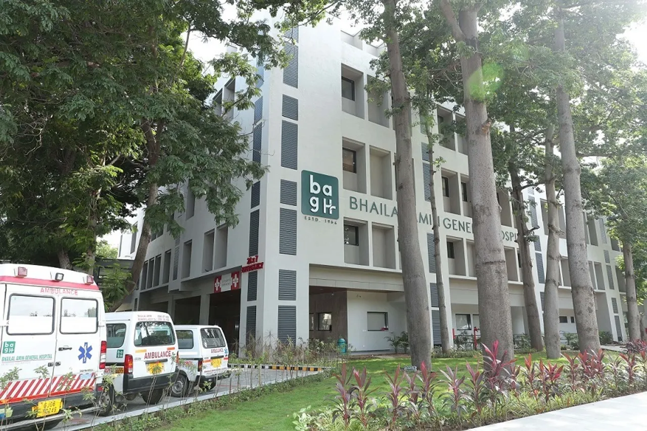 Corona vaccination drive at Bhailal Amin hospital on Thursday