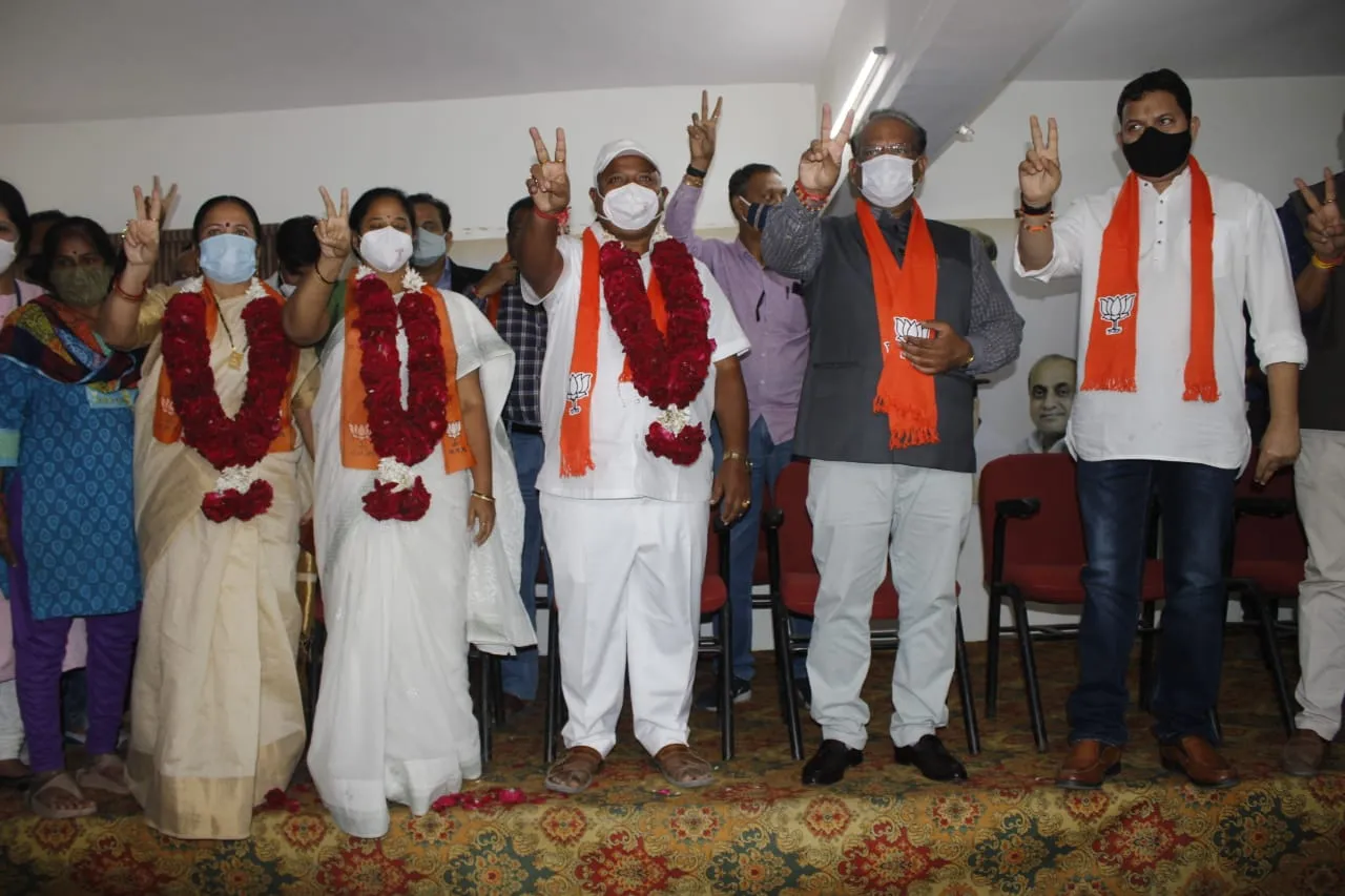 RSP leader Rajesh Ayre along with supporters joined BJP