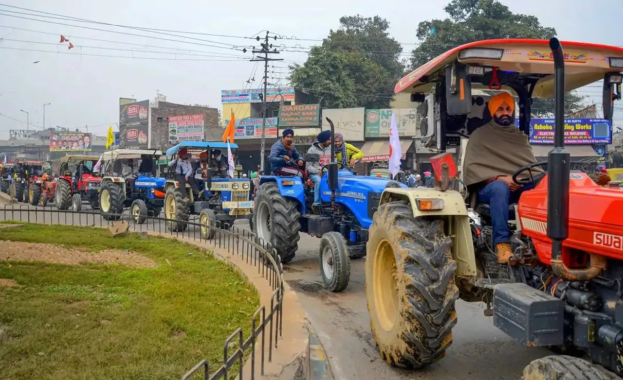 Security upgraded as hundreds of farmer protesters head to Delhi for tractor parade