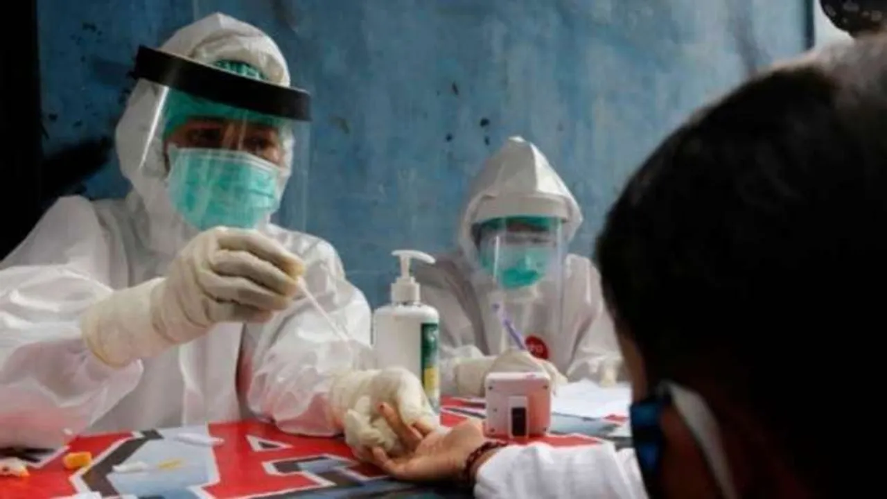 India reports 18,444 new Covid cases