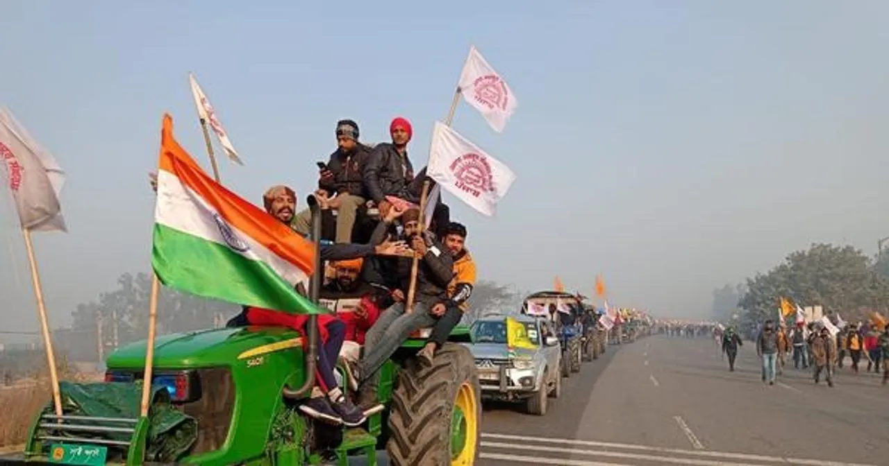 Farmers break barricades, enter Delhi ahead of tractor rally