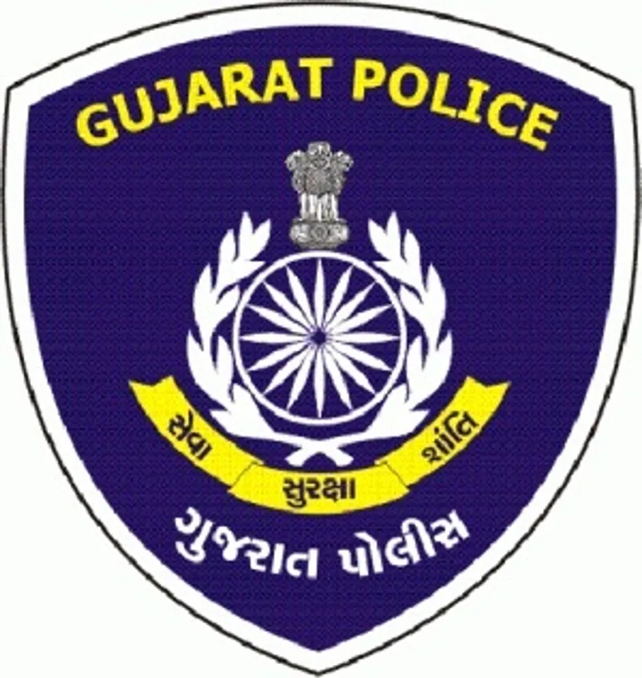 Vadodara traffic police detained 12 bullets for unnecessary sound of the silencers