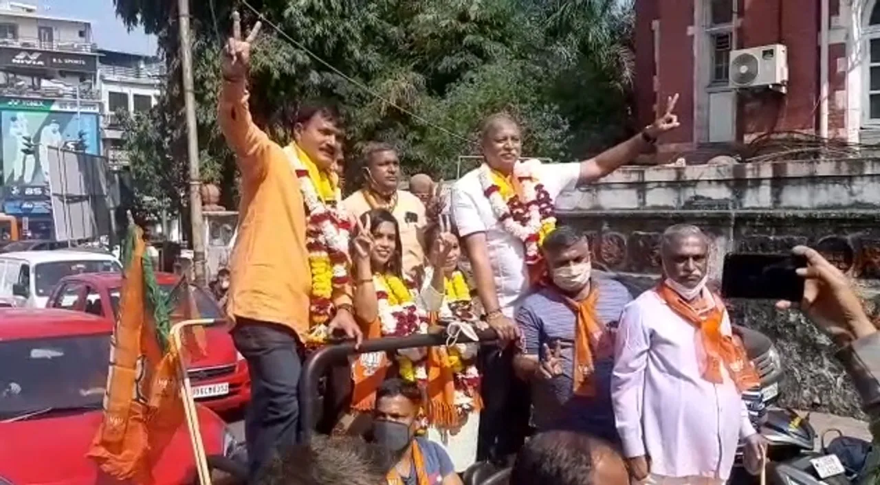 BJP candidates of ward 7 in Vadodara file nominations