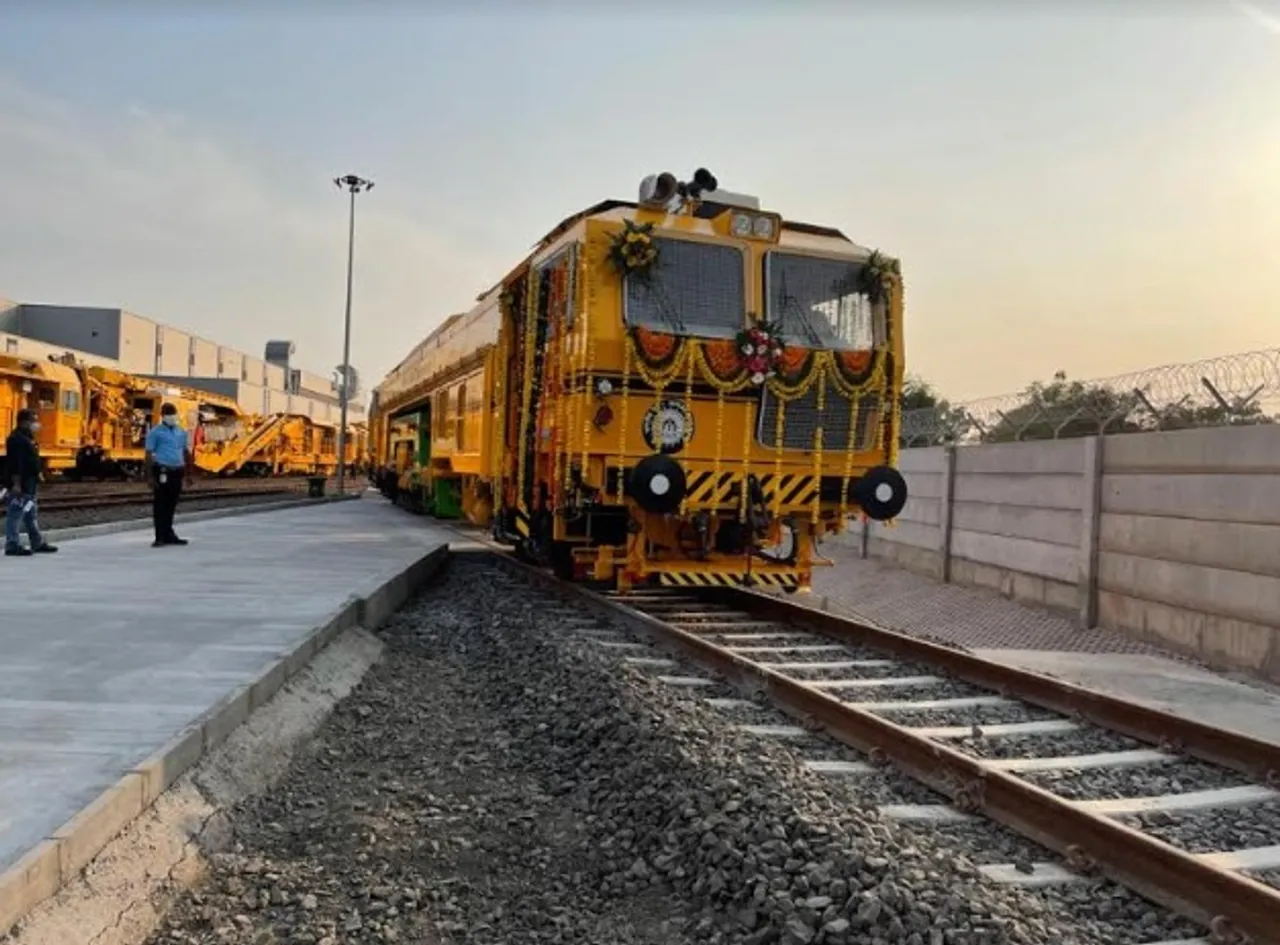 Manufacturing plant for track machines at Karjan connected with rail network at Lakodara station