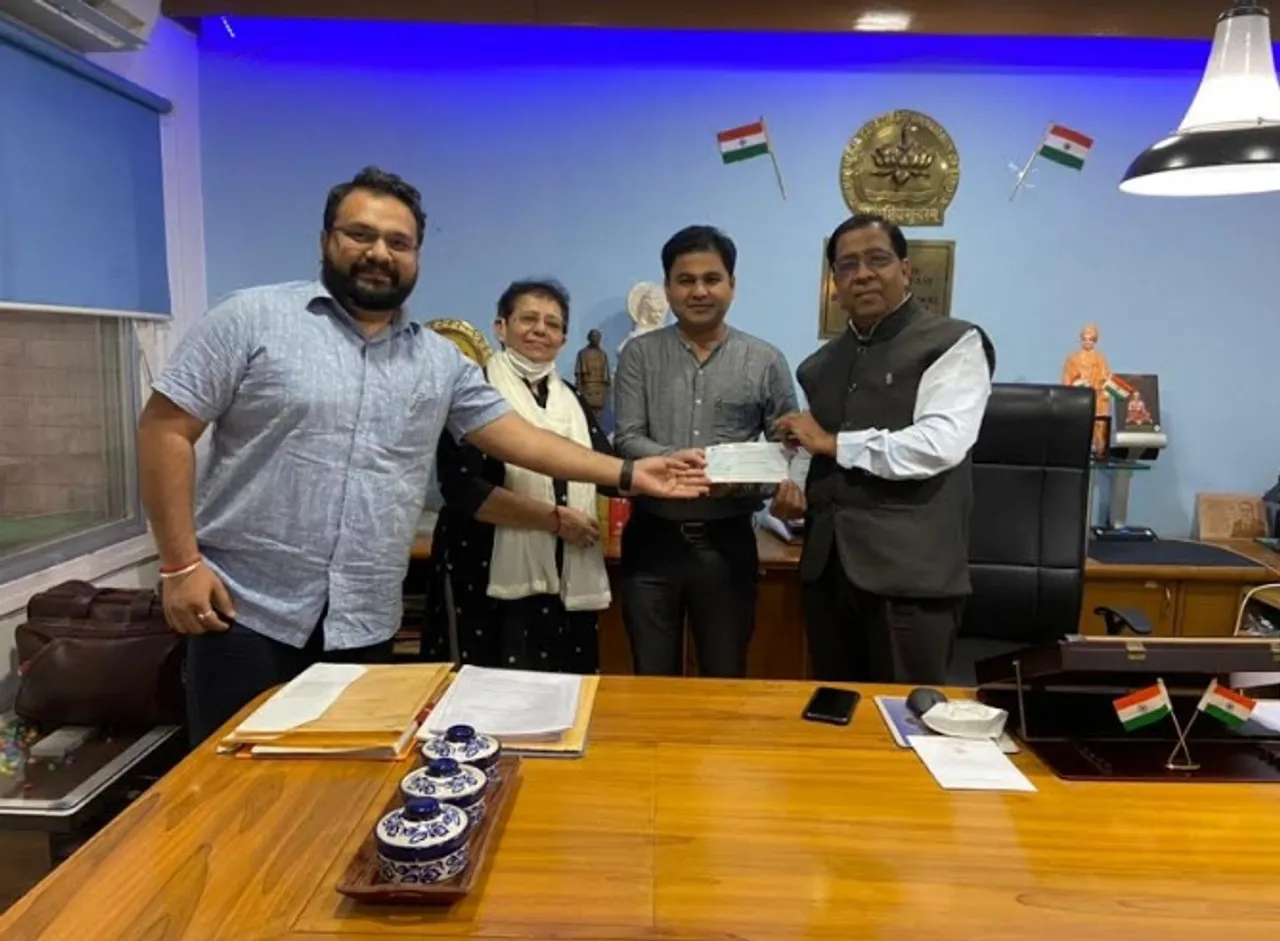 Five gold medals sponsored for girl students of Physiotherapy College of Faculty of Medicine in MSU Baroda