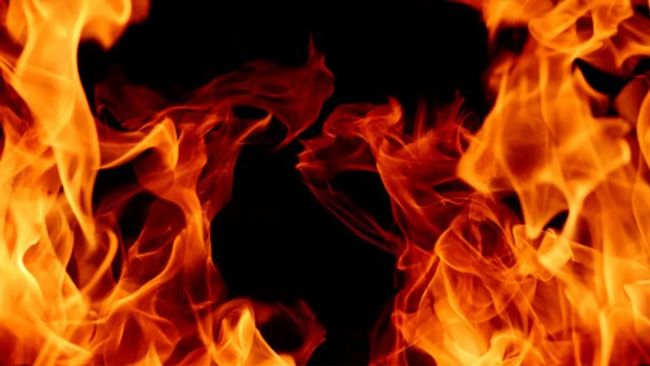 Delhi: Fire breaks out on 6th floor of ISBT Kashmere Gate, 9 fire tenders at spot