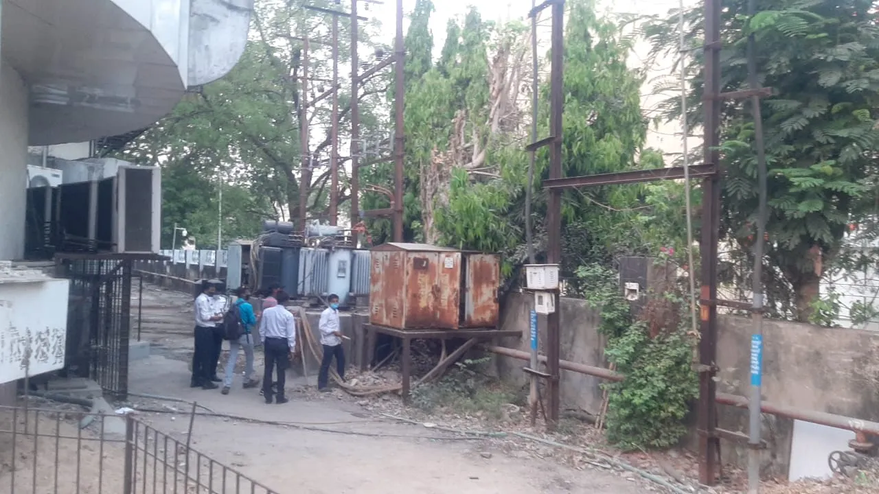 Power supply of four commercial complexes cut off by the fire brigade