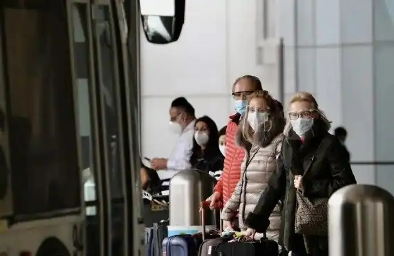 Covid: US medical body CDC urges people to avoid all travel to India