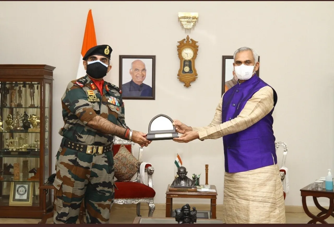 Major General Arvind Kapoor meet Governer of Gujarat