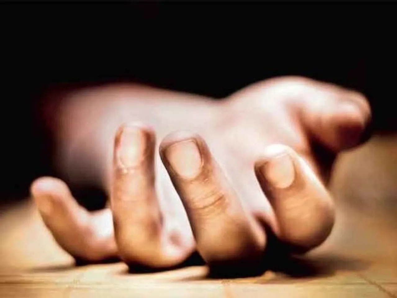 Corona positive youth commit suicide in Vadodara