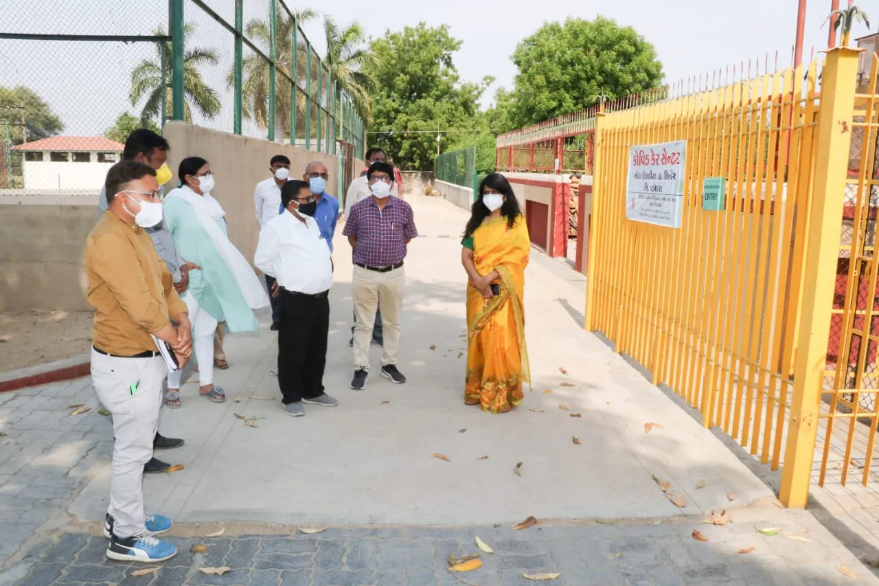 Vadodara District Collector gets information about the services of Covid Care Center in Mota Fofadia village