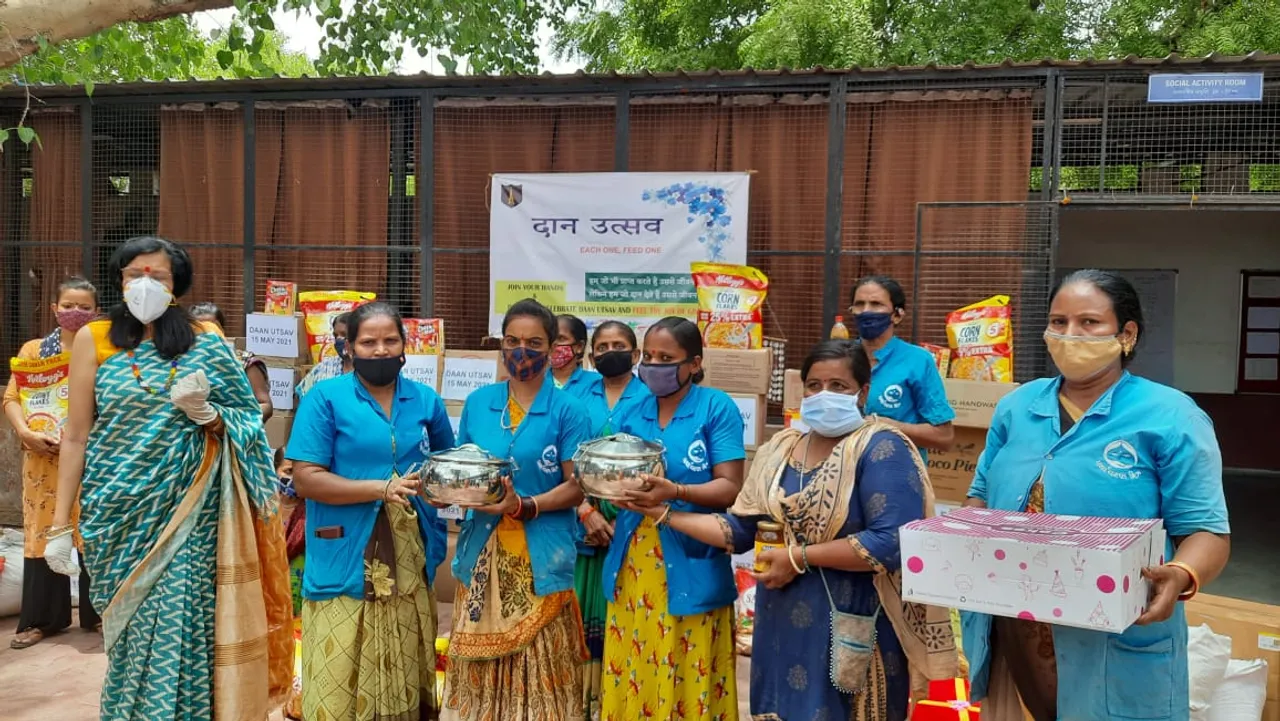 Army families came in support of slum dwellers and sanitation workers in Ahmedabad
